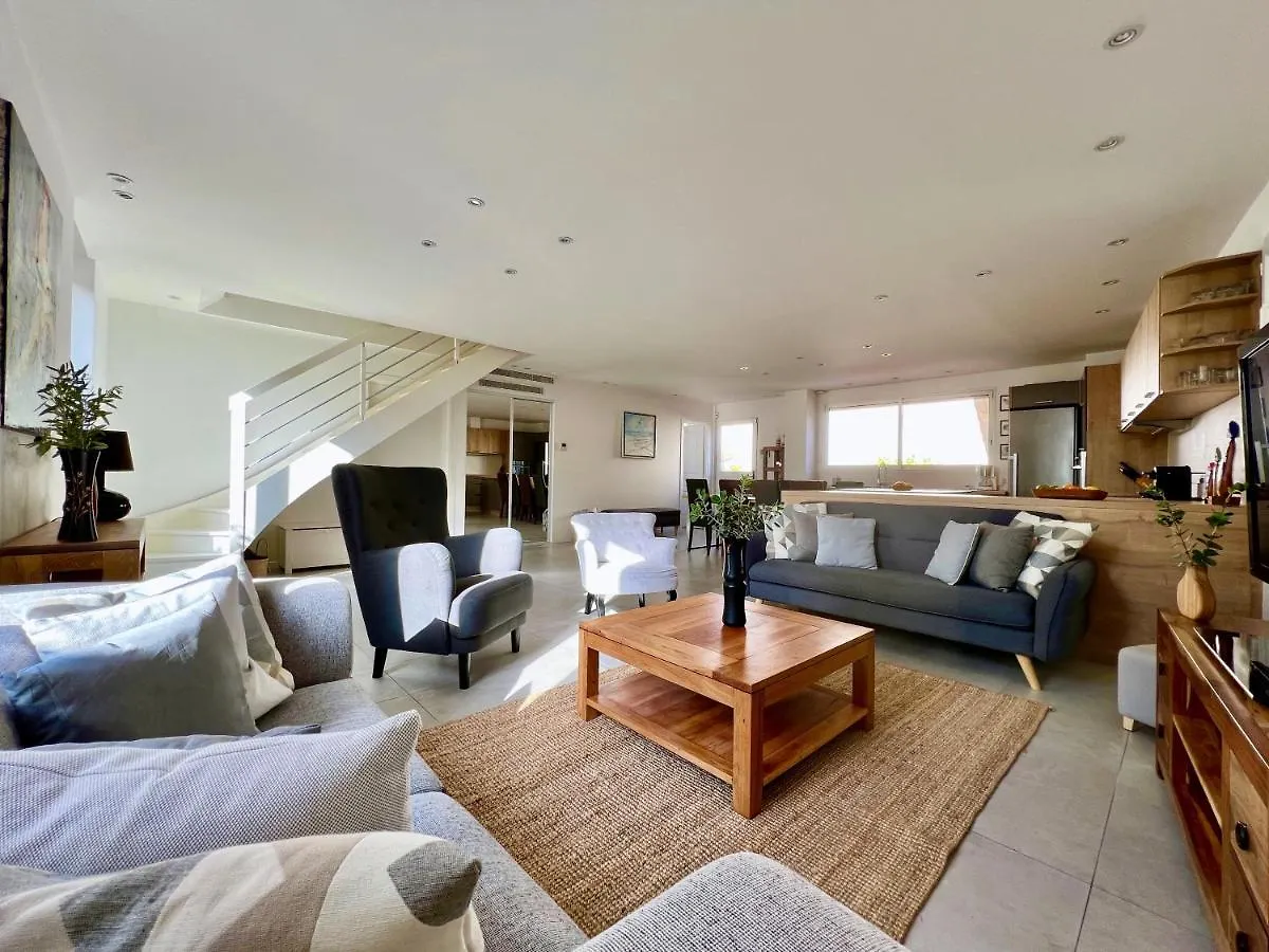 Cannes, Mer A 500 M, Maison Rare